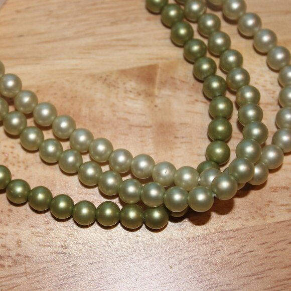 Vintage 3 Strand Beaded Ombre Pale Green Necklace - Picture 4 of 5